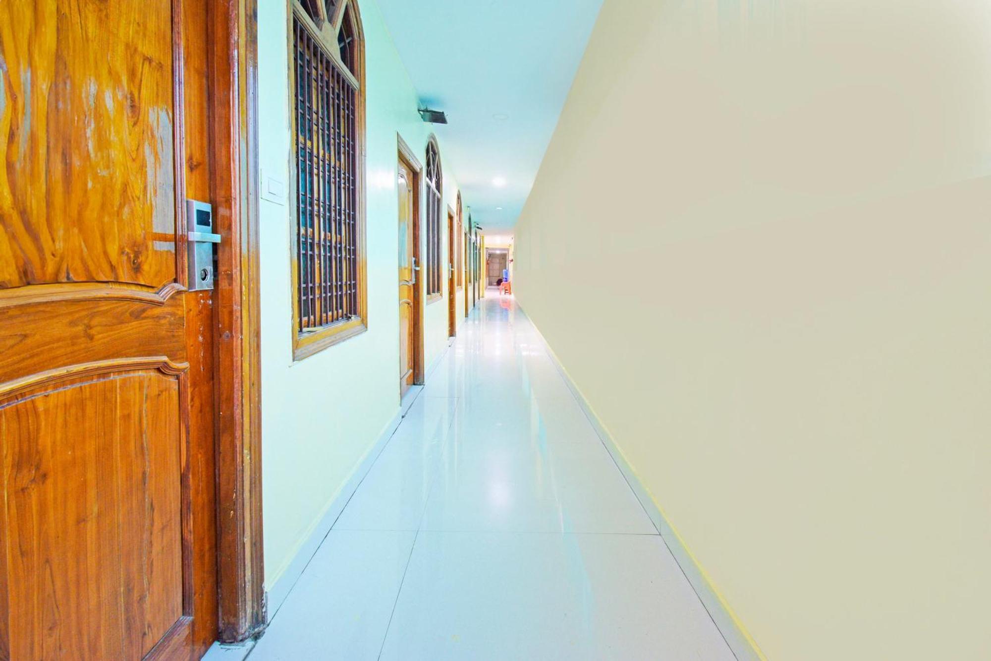 Super Townhouse Mancherial Mancherāl Екстериор снимка