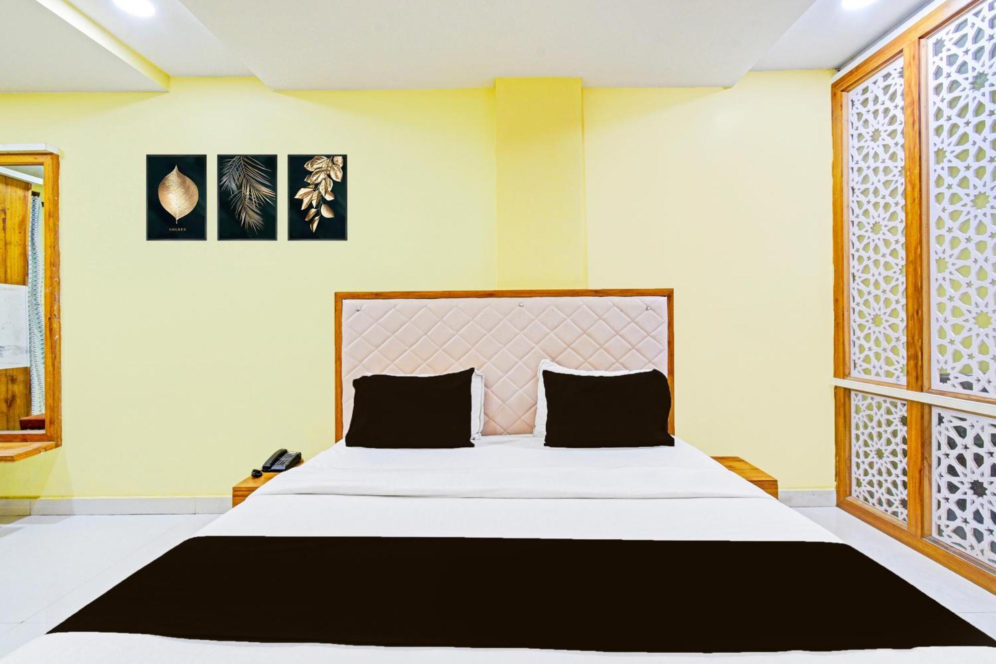 Super Townhouse Mancherial Mancherāl Екстериор снимка