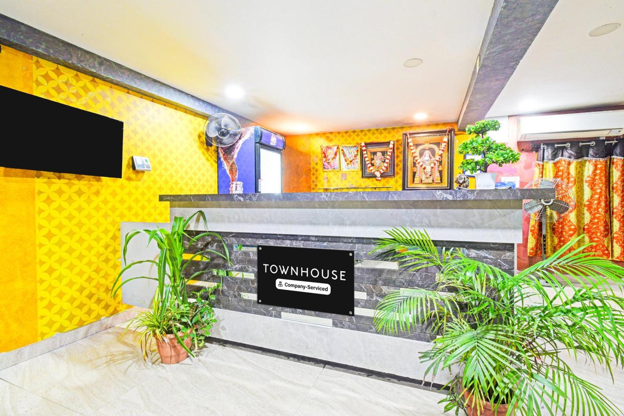 Super Townhouse Mancherial Mancherāl Екстериор снимка
