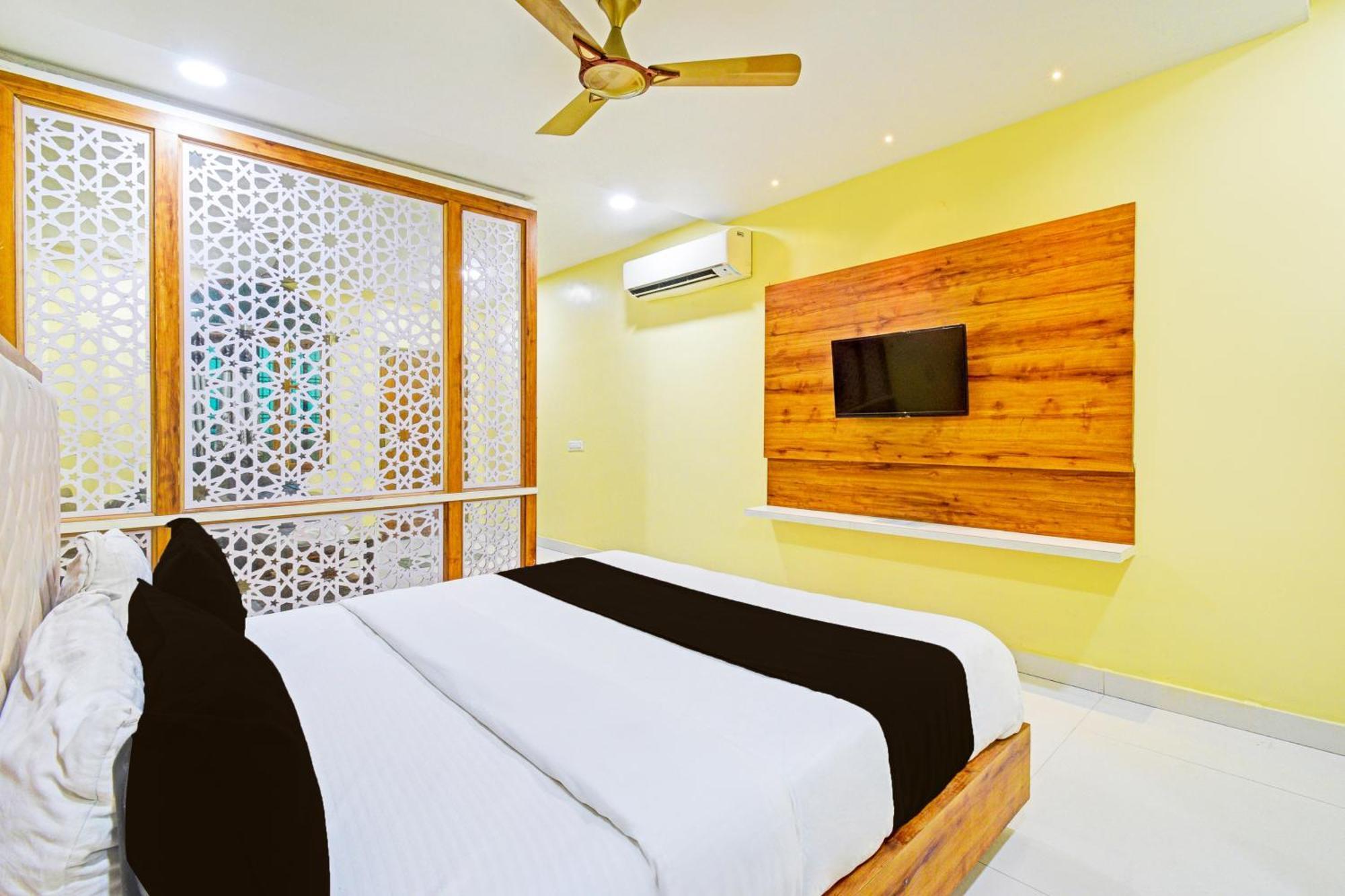 Super Townhouse Mancherial Mancherāl Екстериор снимка