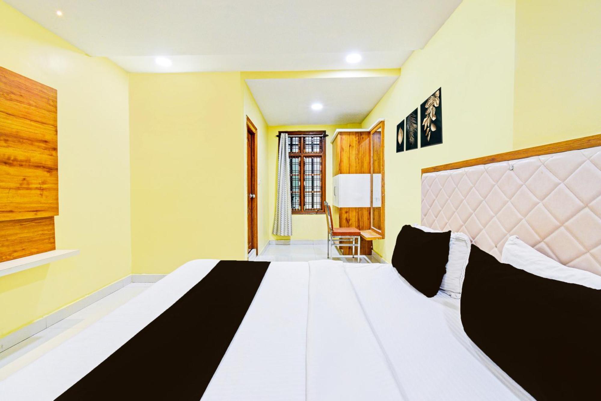 Super Townhouse Mancherial Mancherāl Екстериор снимка