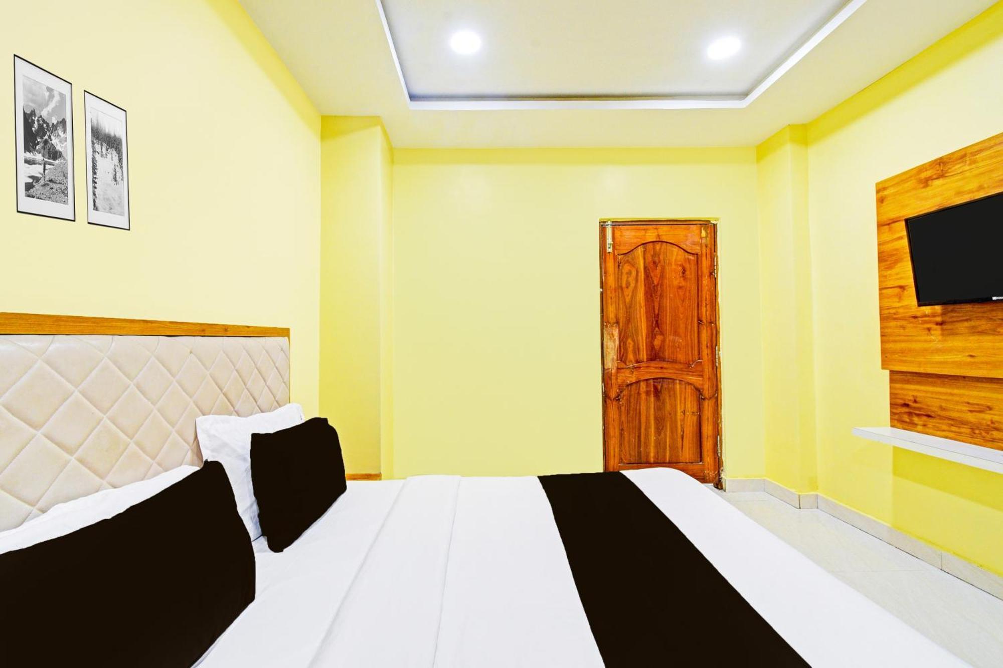 Super Townhouse Mancherial Mancherāl Екстериор снимка